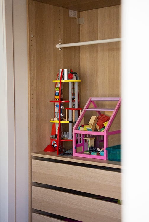 Vallentine-Toys-Shelves